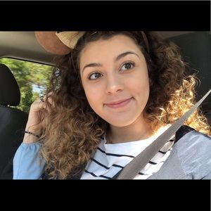 Meet your Posher, Kayla